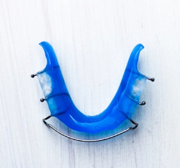 Hawley retainers